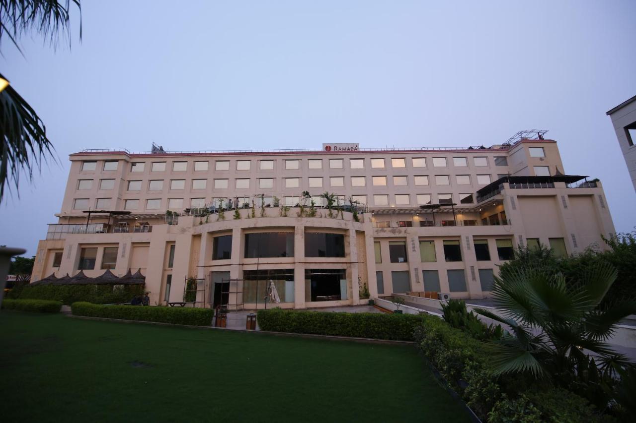 Ramada Neemrana Hotel Luaran gambar