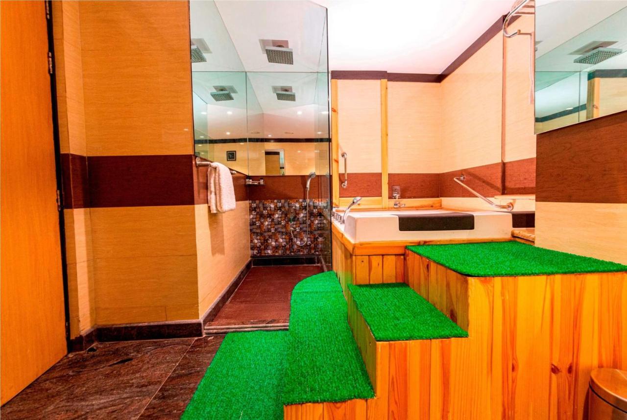 Ramada Neemrana Hotel Luaran gambar