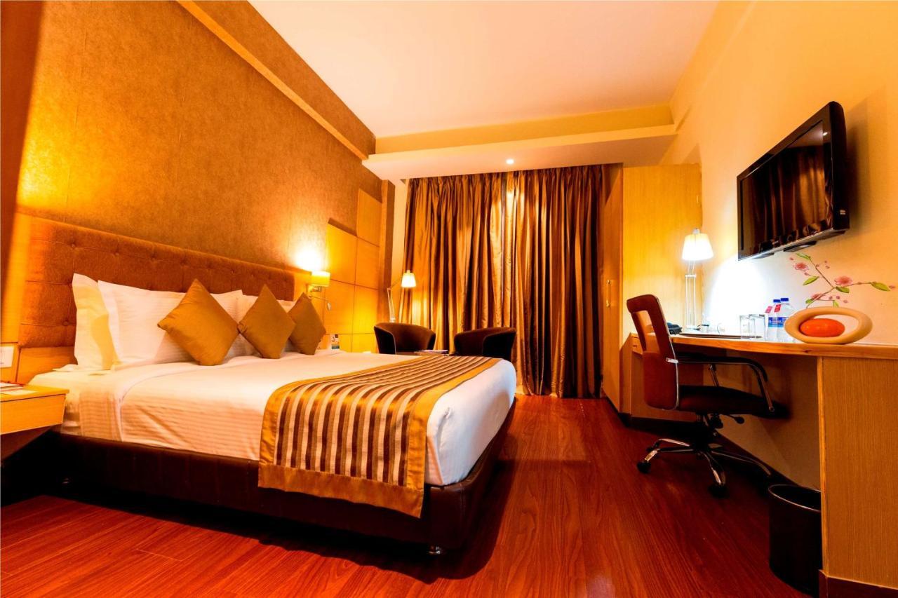 Ramada Neemrana Hotel Luaran gambar