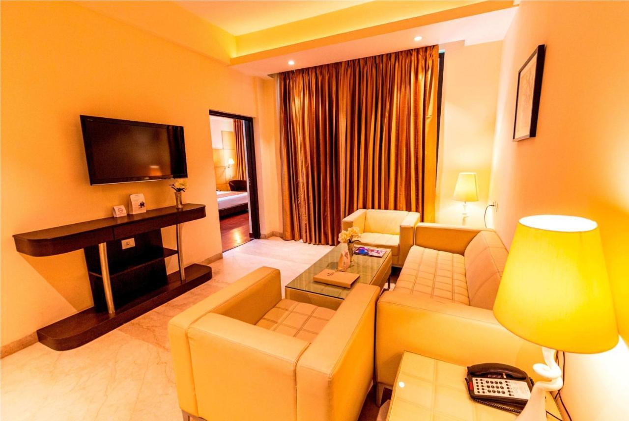 Ramada Neemrana Hotel Luaran gambar