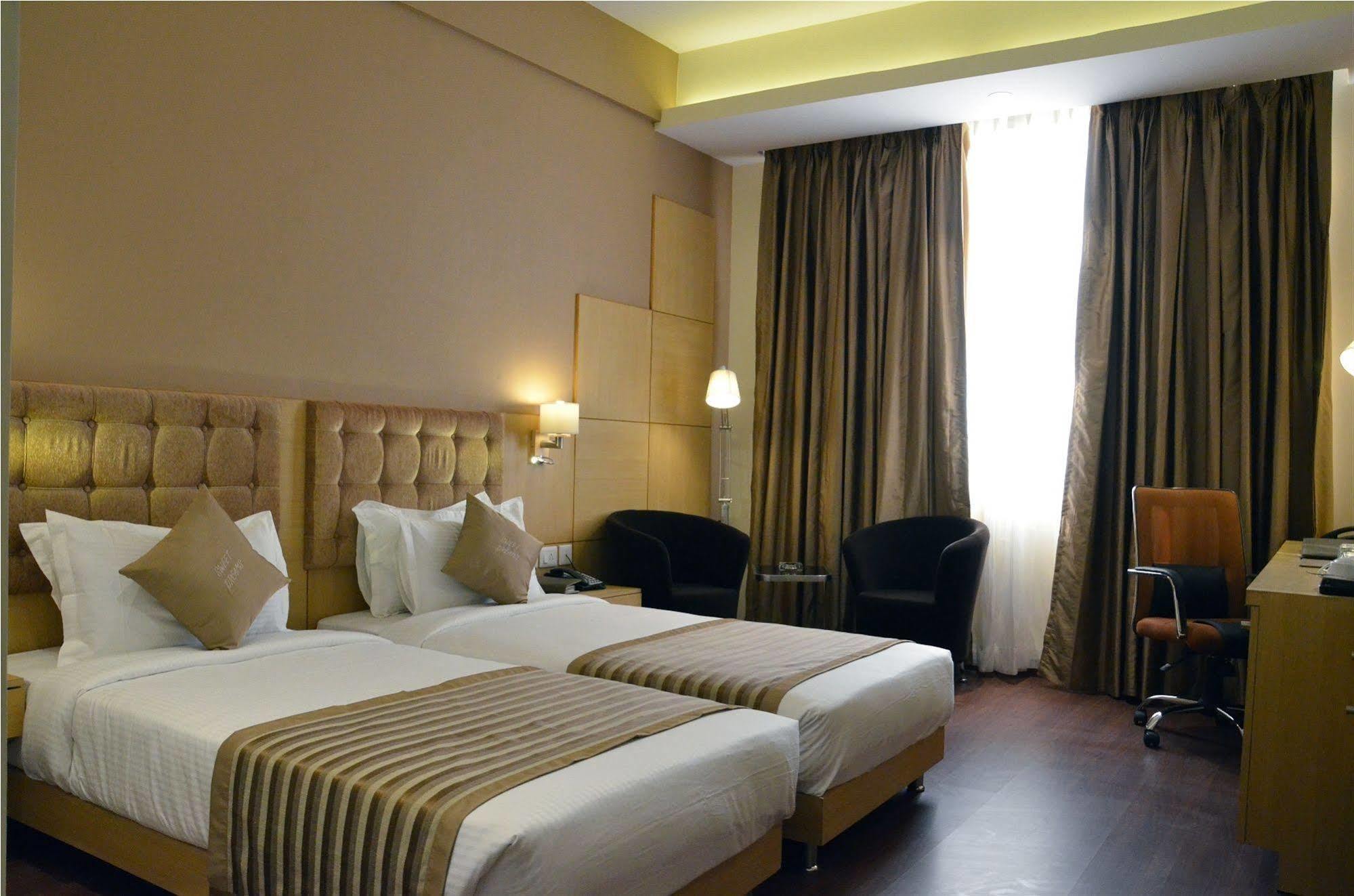 Ramada Neemrana Hotel Luaran gambar