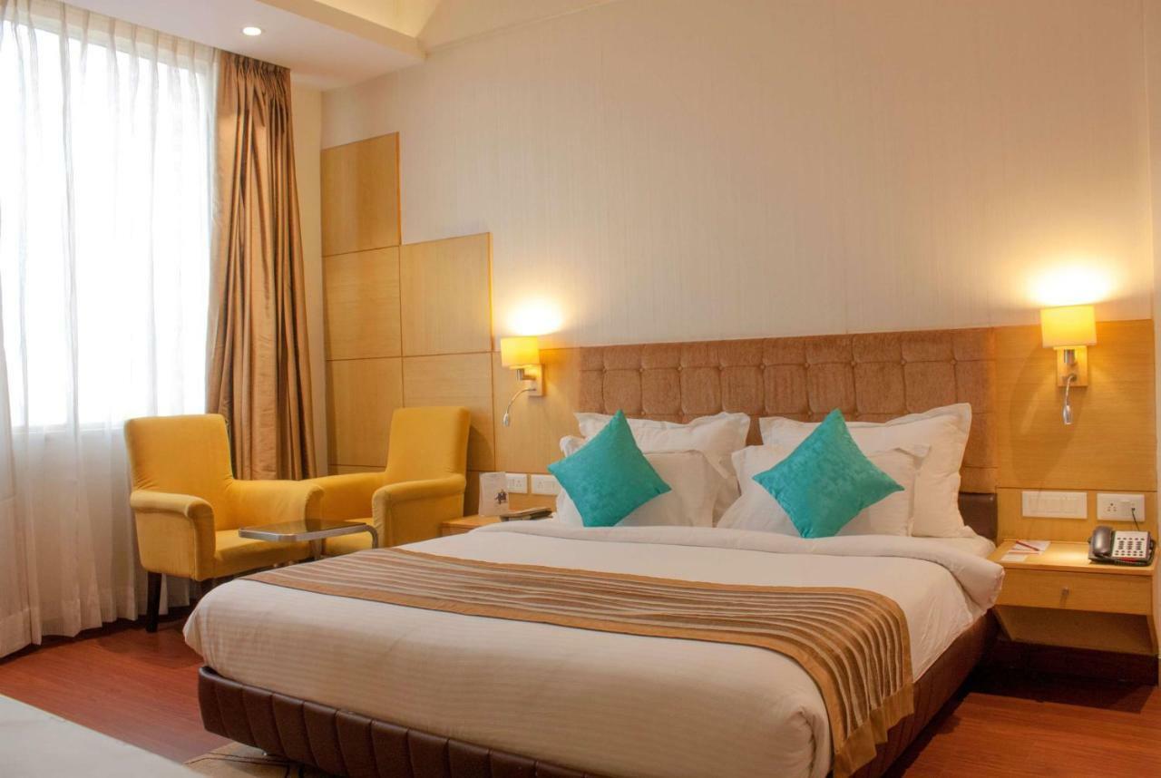 Ramada Neemrana Hotel Luaran gambar