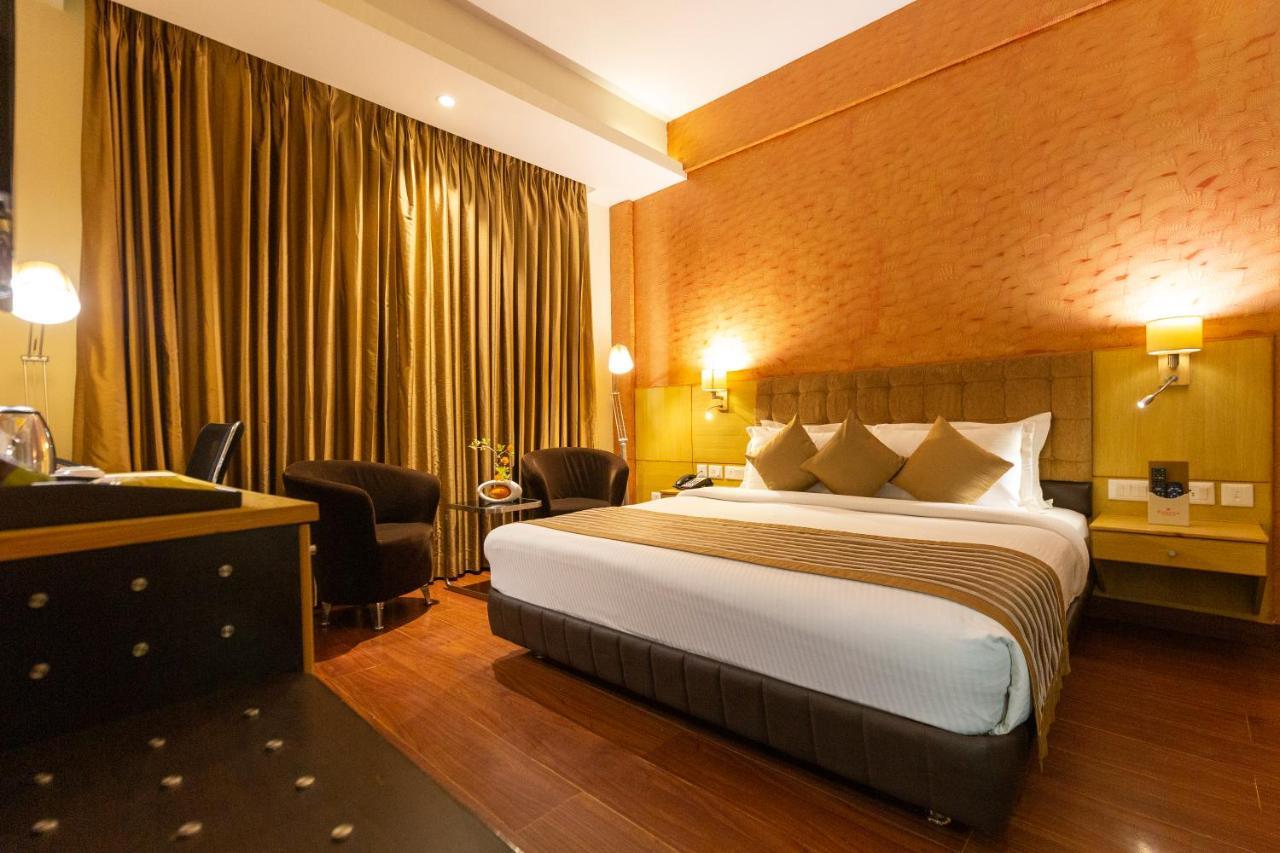 Ramada Neemrana Hotel Luaran gambar
