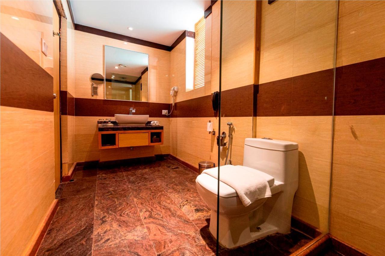 Ramada Neemrana Hotel Luaran gambar