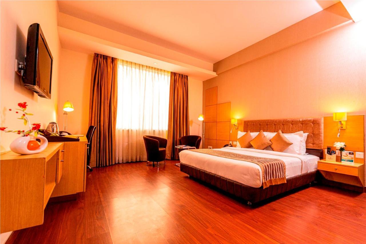 Ramada Neemrana Hotel Luaran gambar