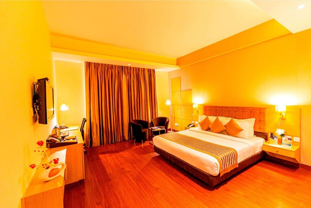 Ramada Neemrana Hotel Luaran gambar