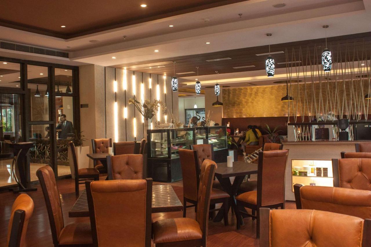 Ramada Neemrana Hotel Luaran gambar